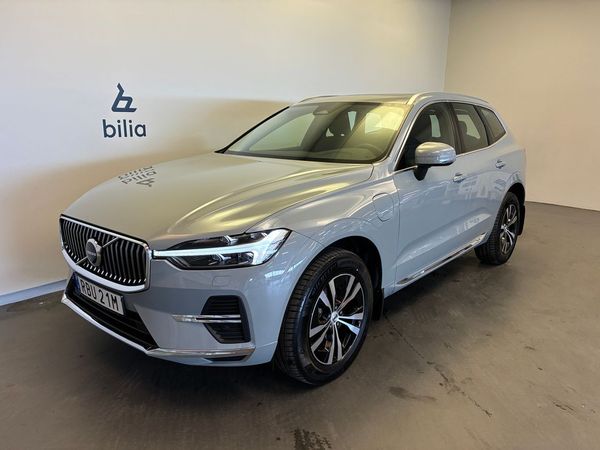 Volvo XC60 T6 Core Nordic Edition / Panoramatak / Dragkrok / Keyless / Backkamera / - 2025