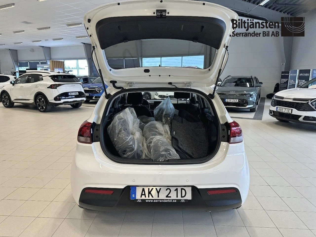 Vehicle image 13