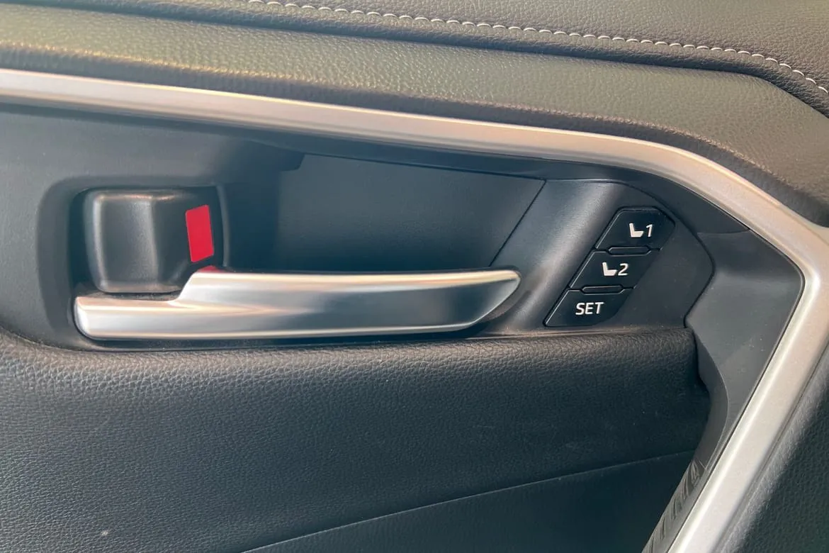 Vehicle image 20