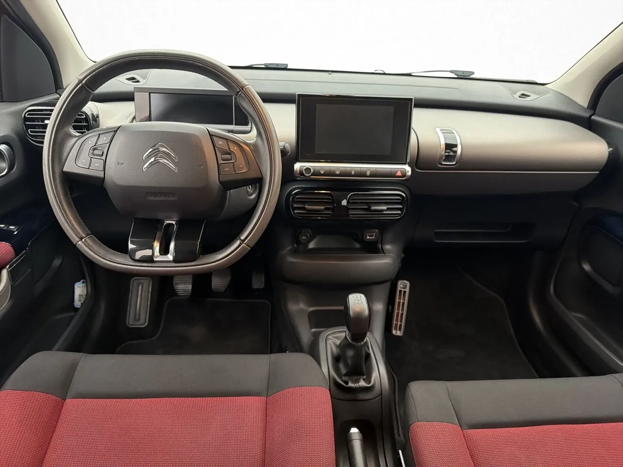 Vehicle image 16