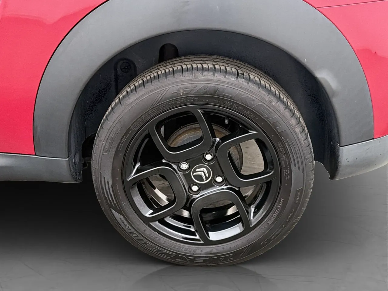 Vehicle image 24