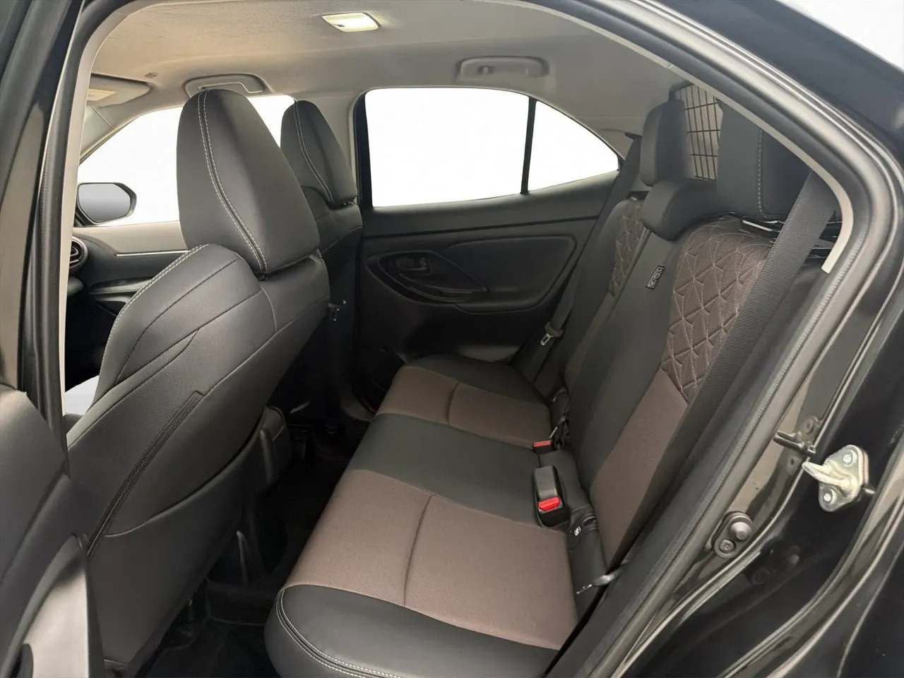 Vehicle image 23