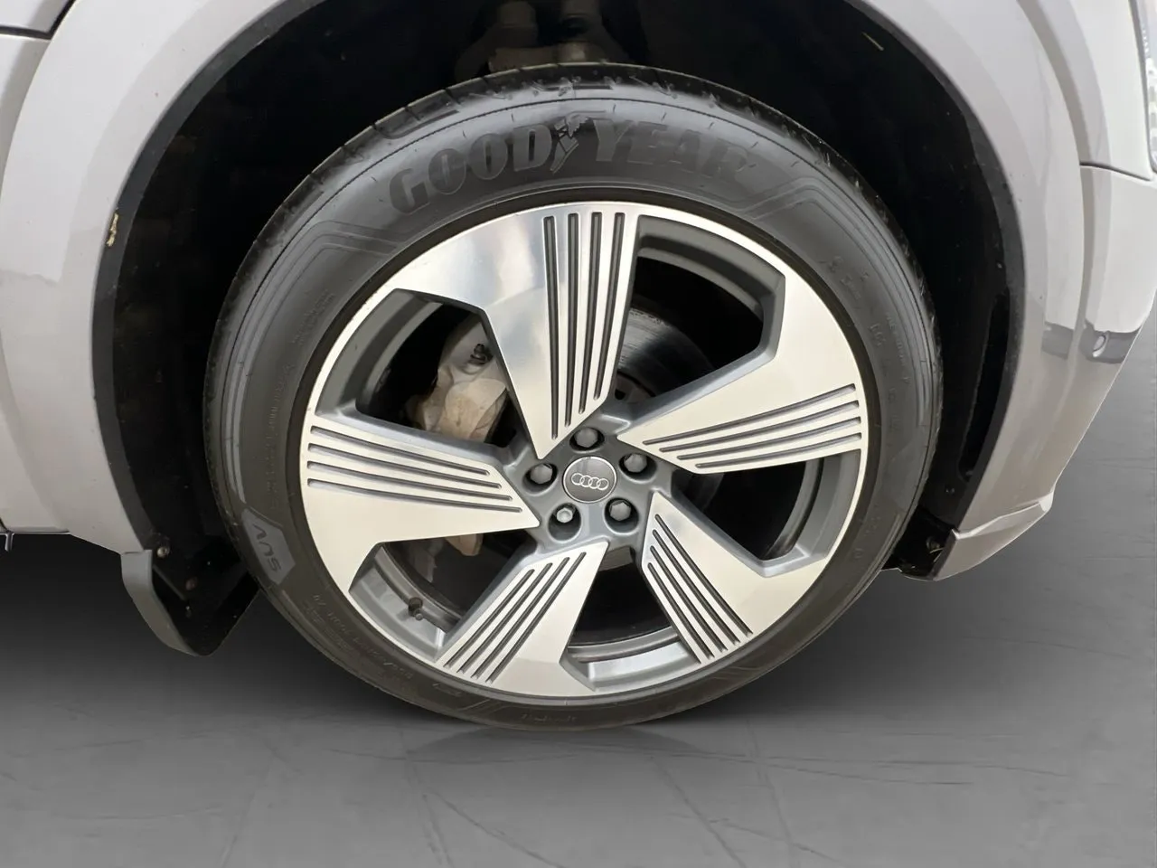 Vehicle image 35