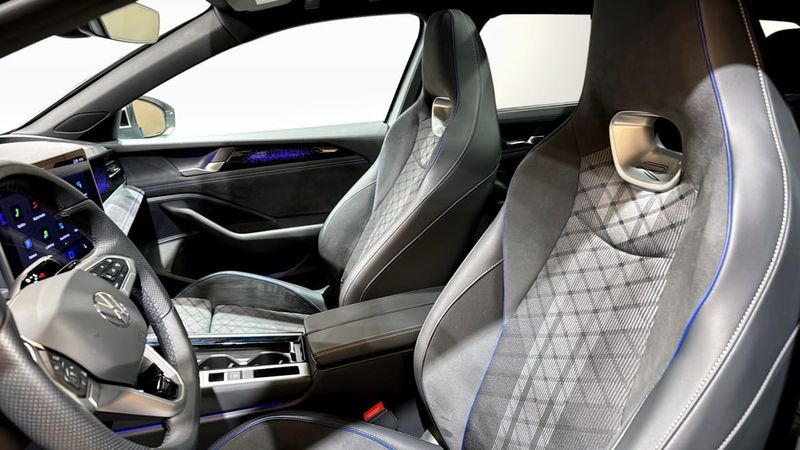 Volkswagen Passat bild 8