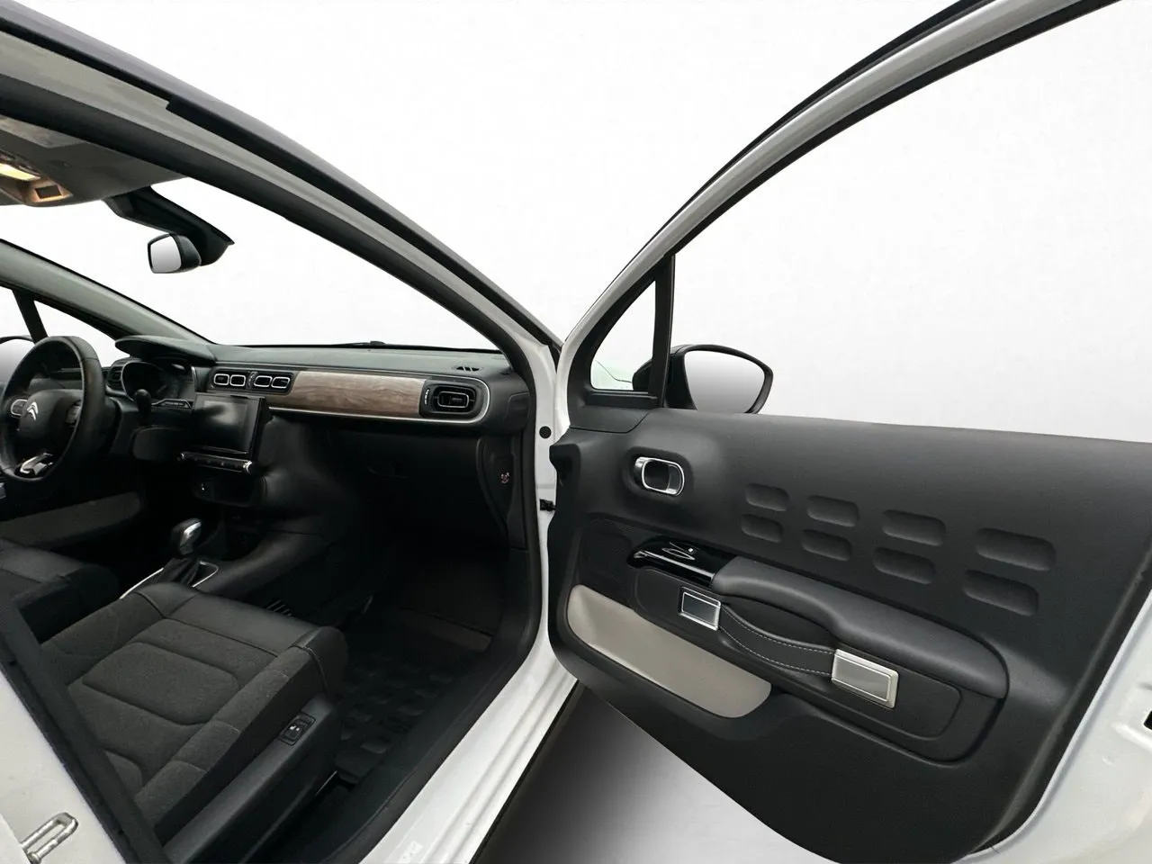 Vehicle image 23