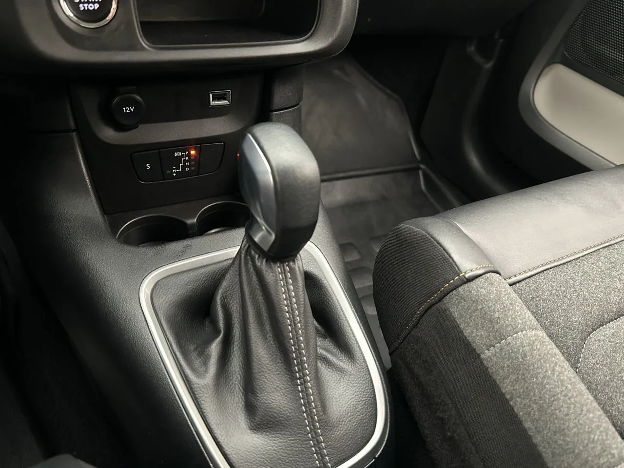 Vehicle image 21