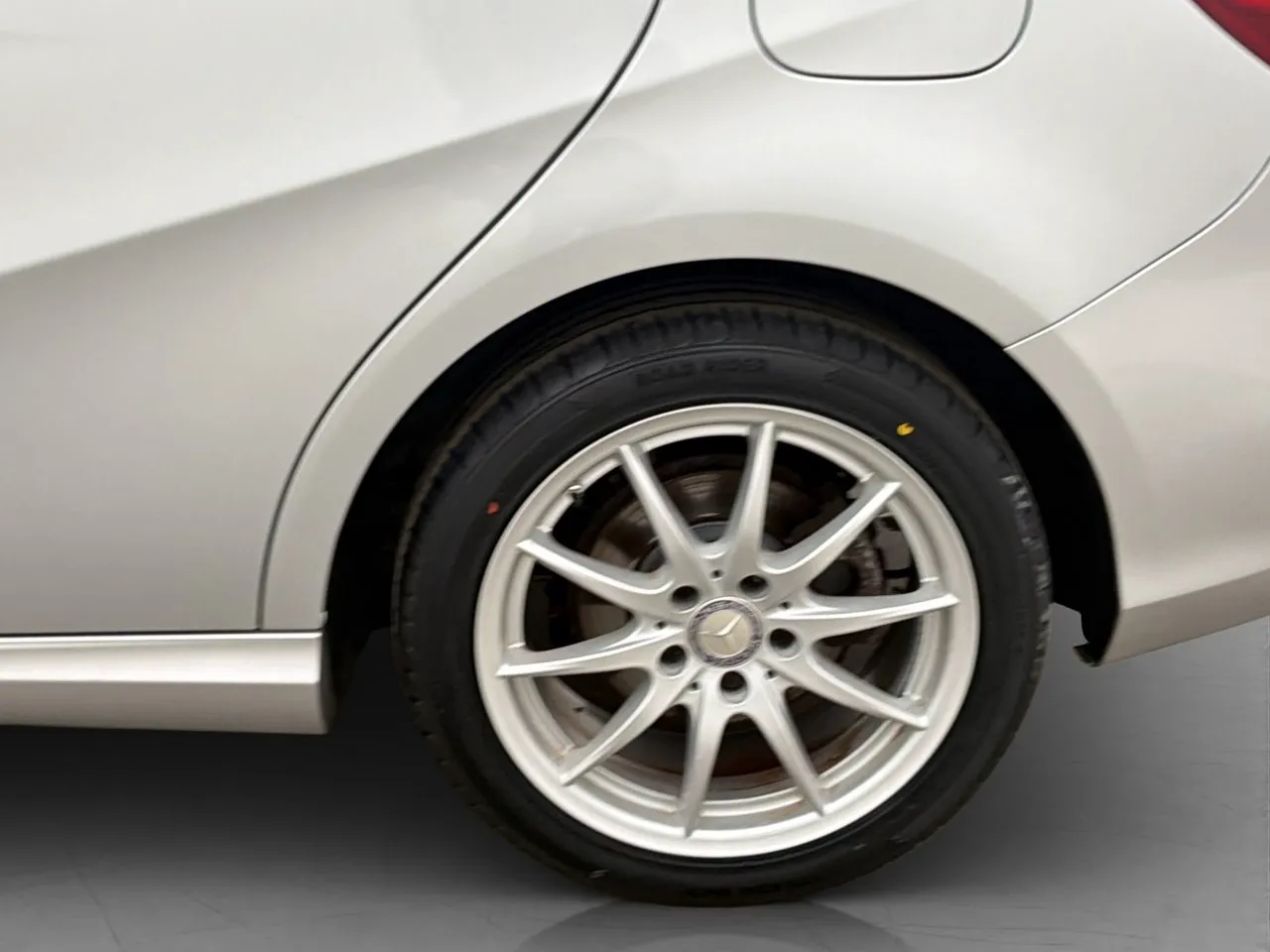 Vehicle image 30