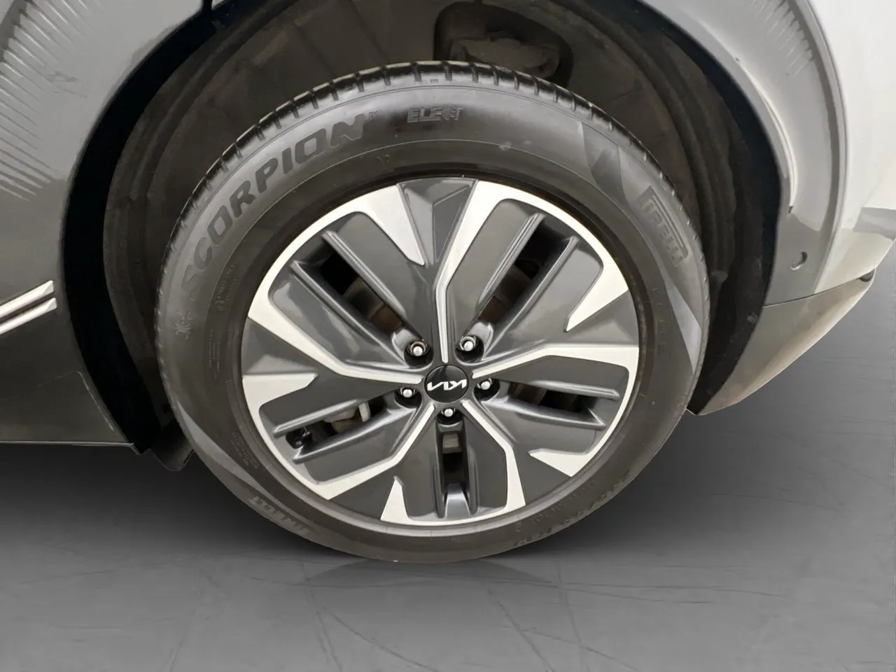 Vehicle image 36