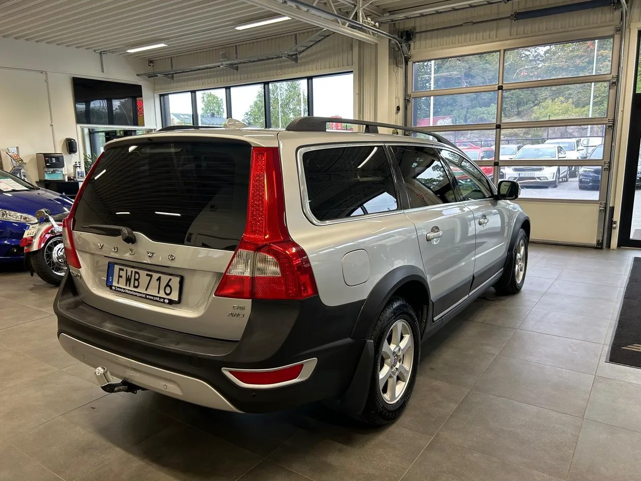 Vehicle image 5