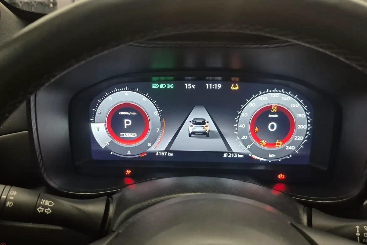 Vehicle image 15
