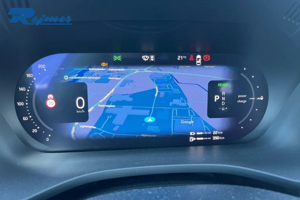 Vehicle image 8