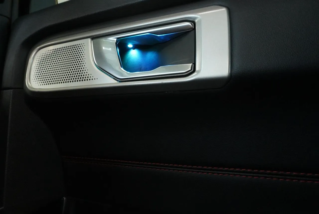 Vehicle image 8