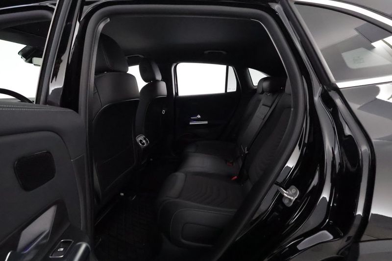 Mercedes EQA300 bild 12