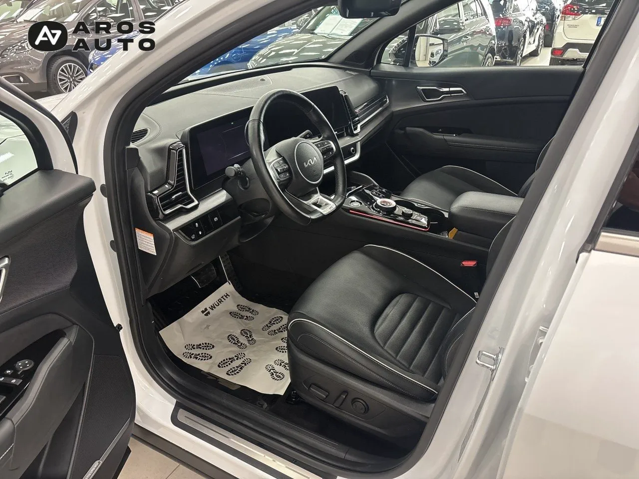 Vehicle image 7