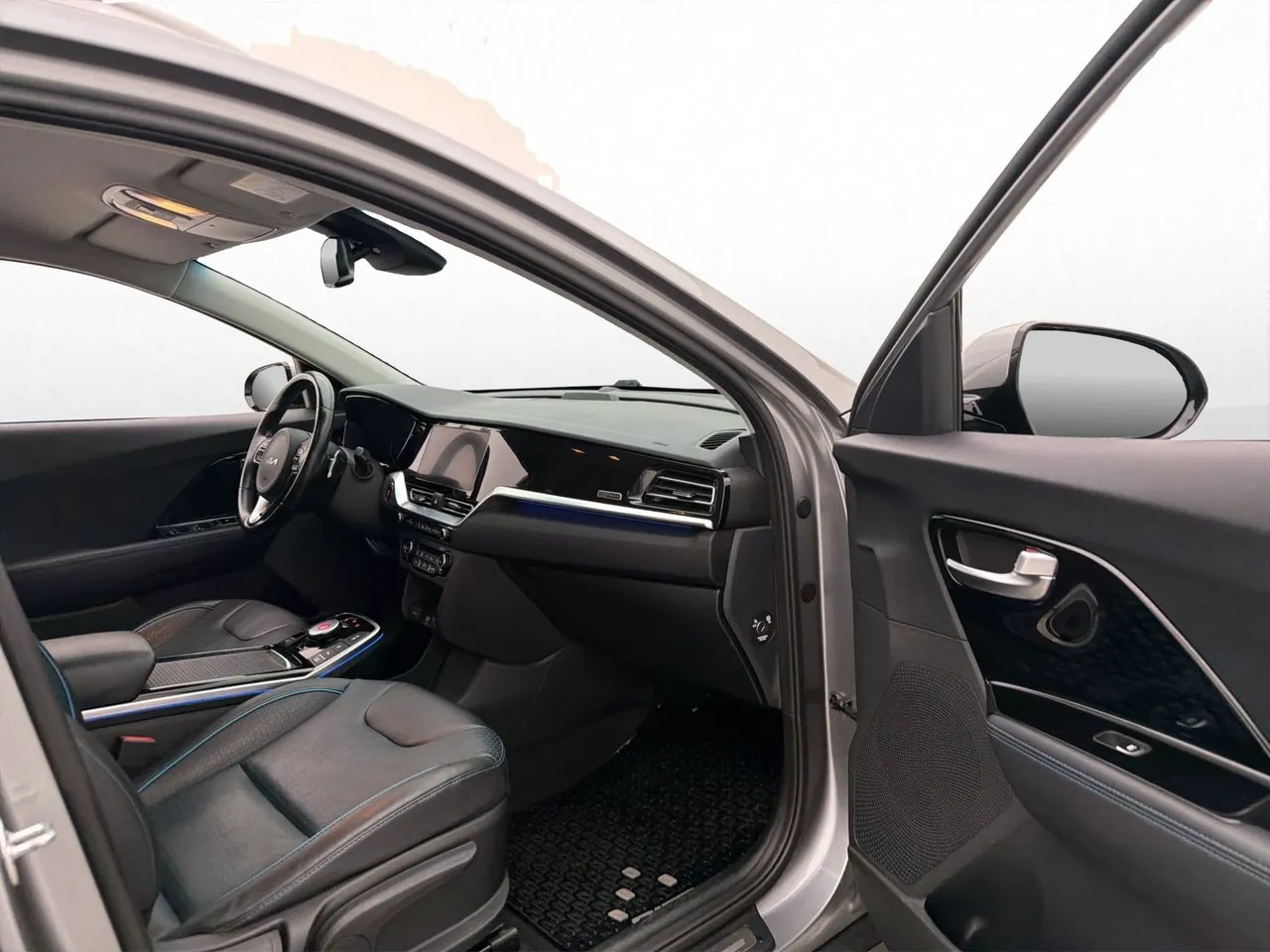 Vehicle image 24