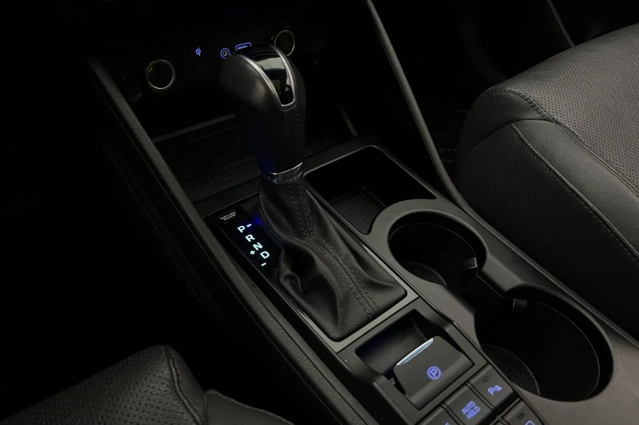 Vehicle image 24