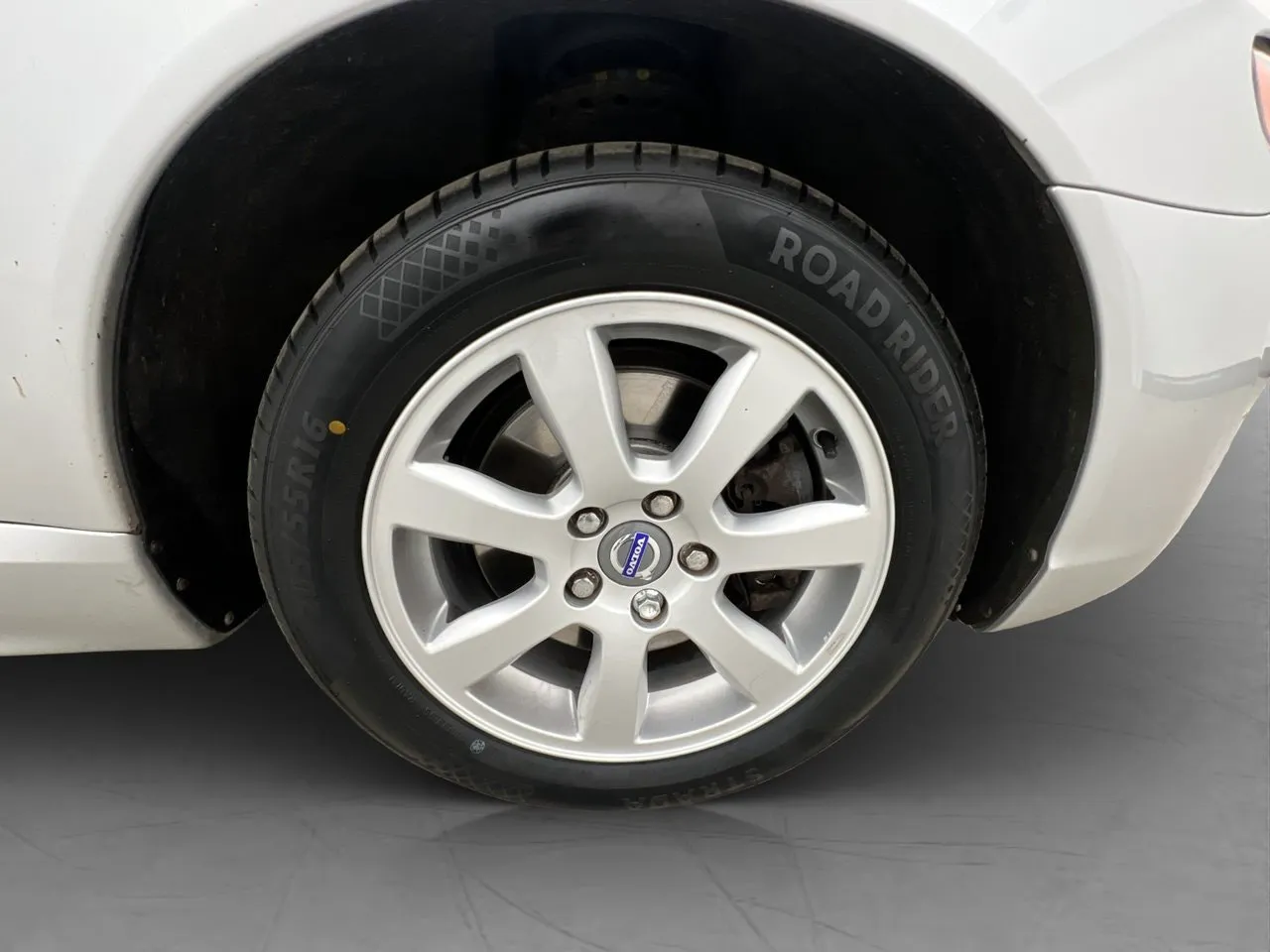 Vehicle image 30
