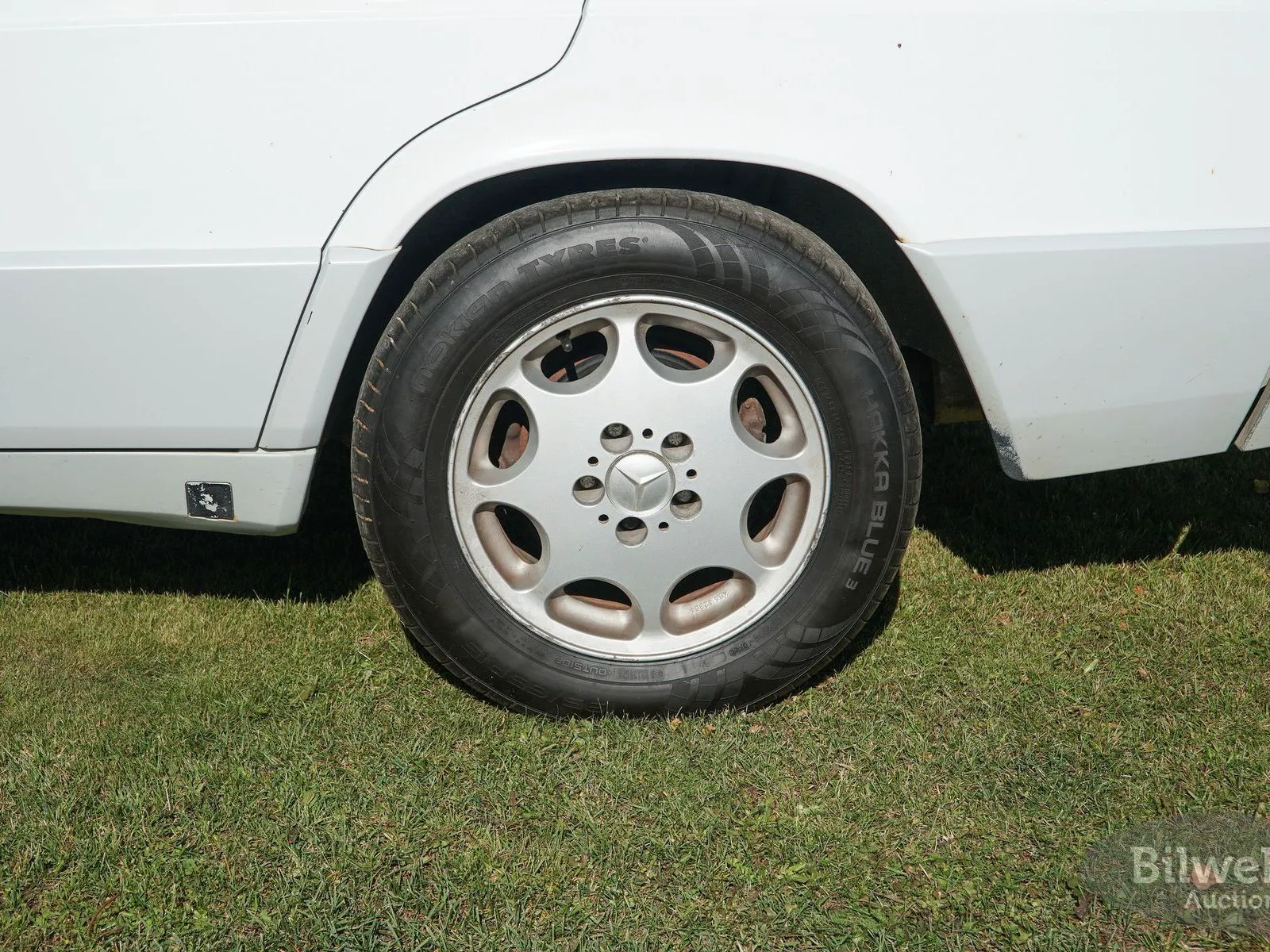Vehicle image 23