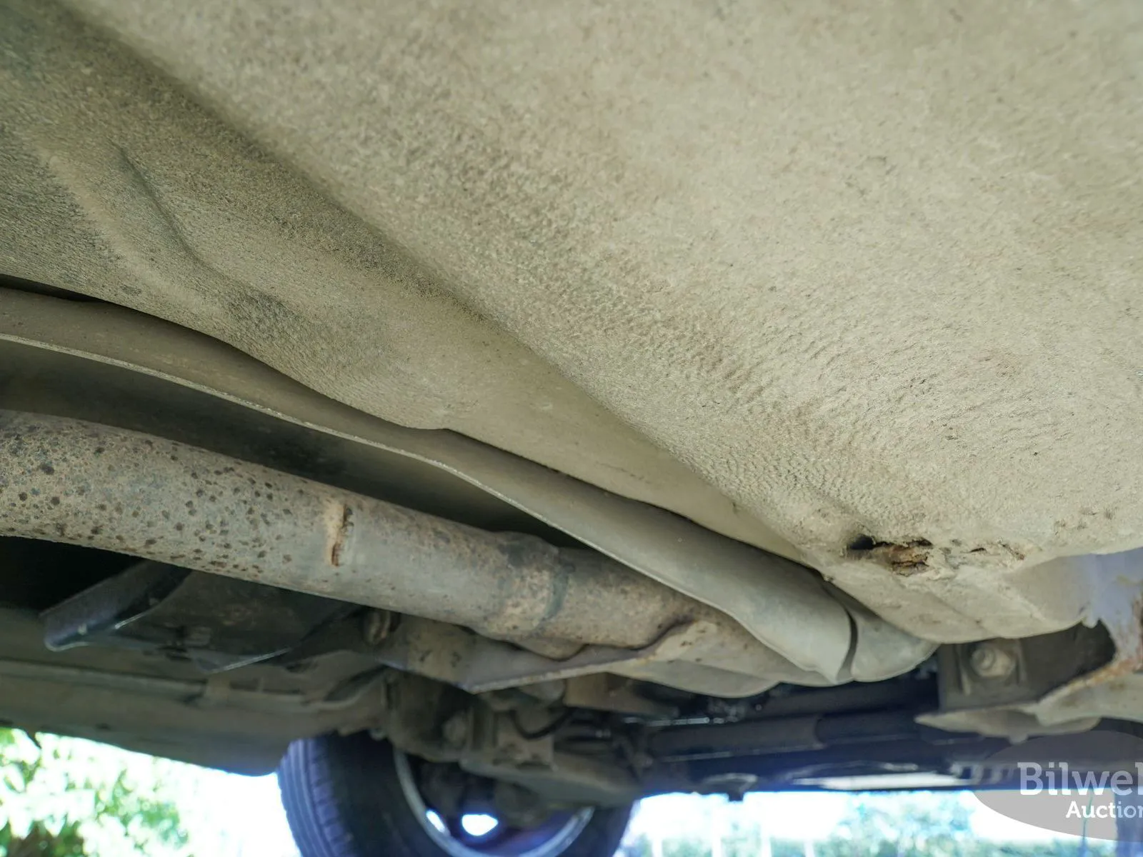 Vehicle image 15