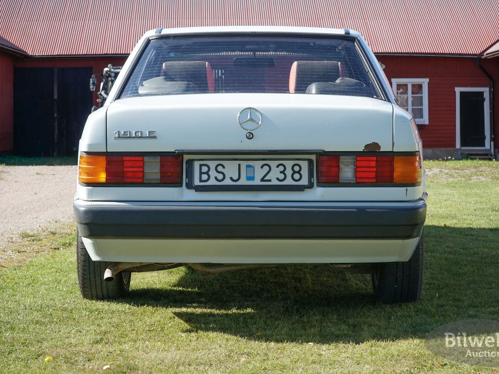 Vehicle image 26