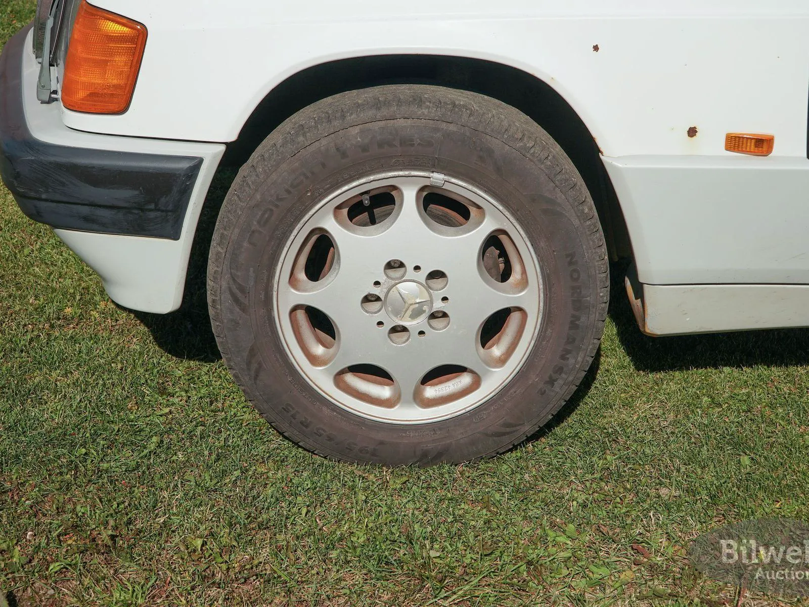 Vehicle image 22