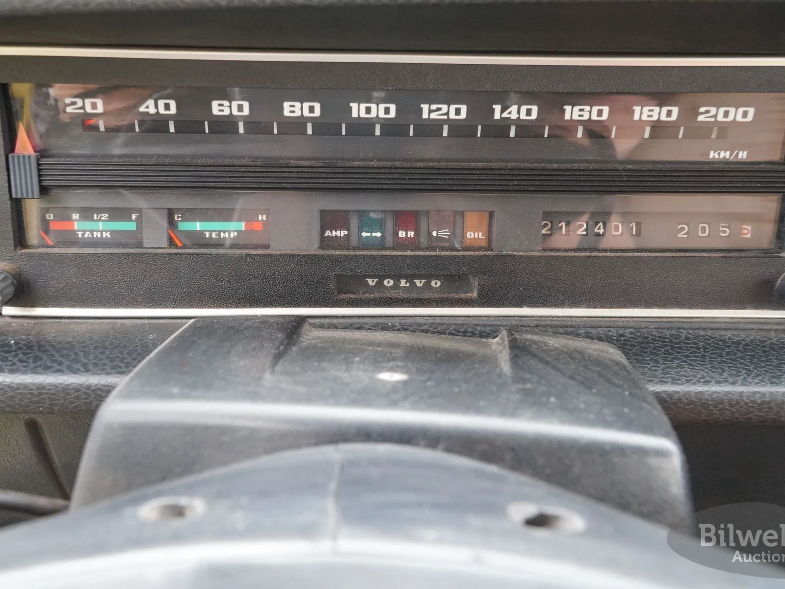 Vehicle image 32