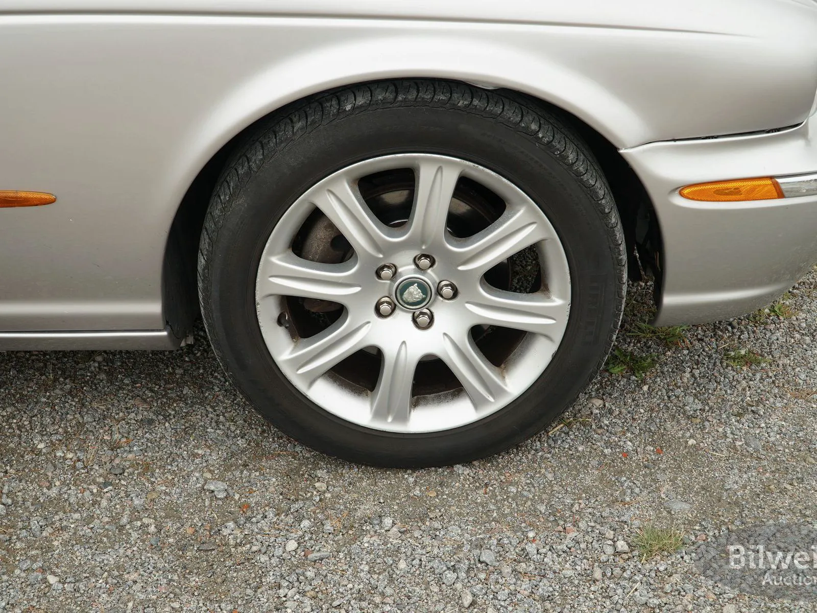 Vehicle image 28