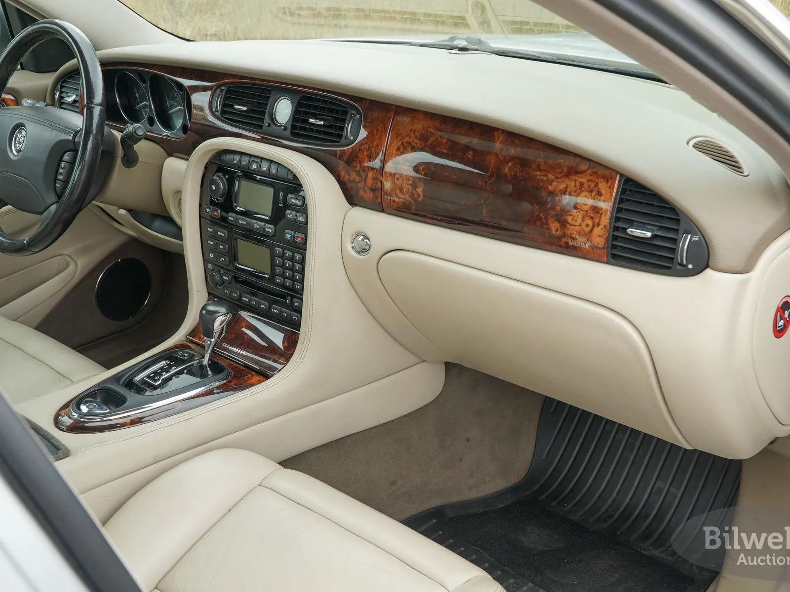 Vehicle image 38