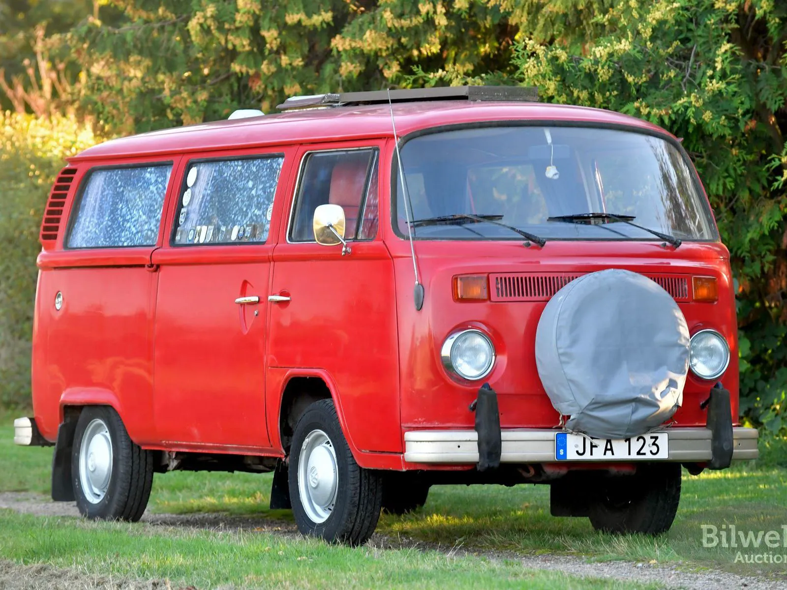 Vehicle image 9