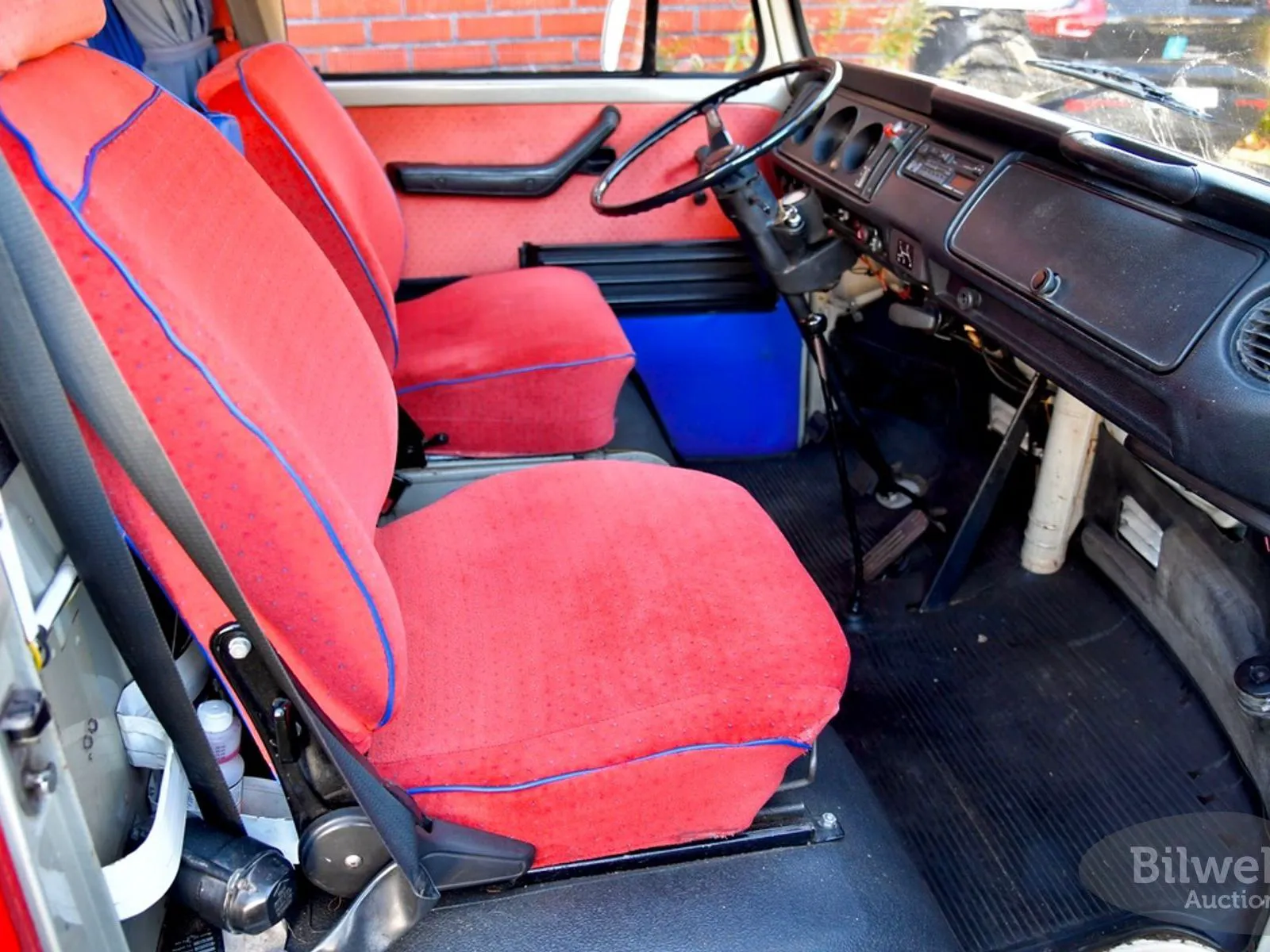 Vehicle image 33