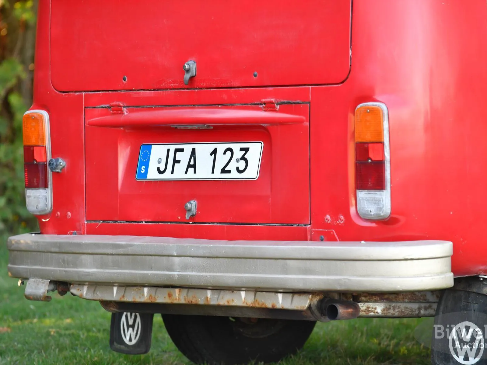 Vehicle image 14