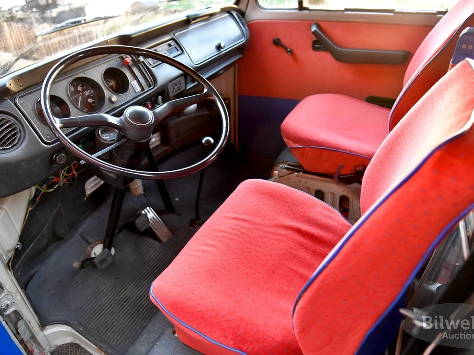Vehicle image 35