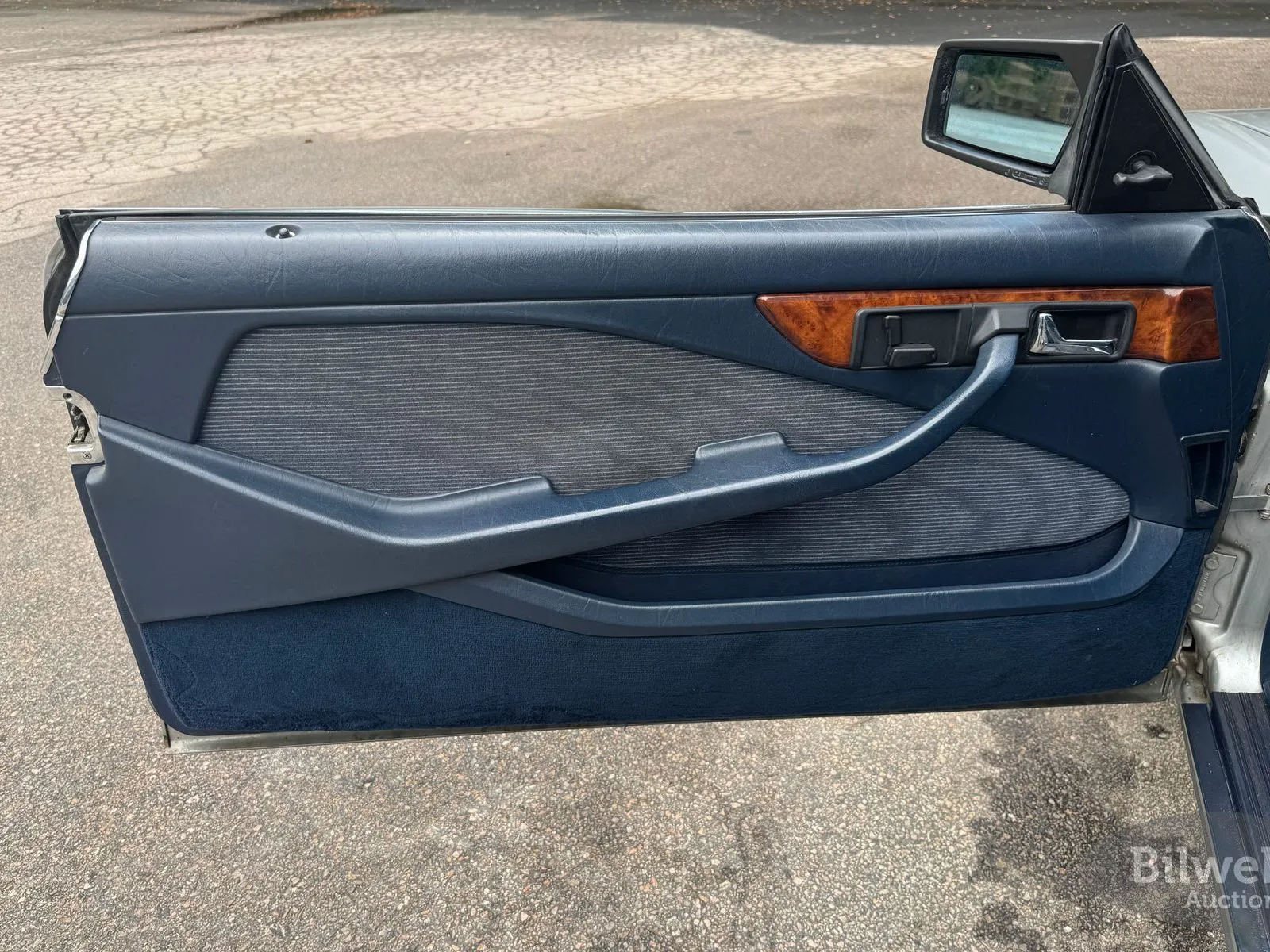 Vehicle image 60