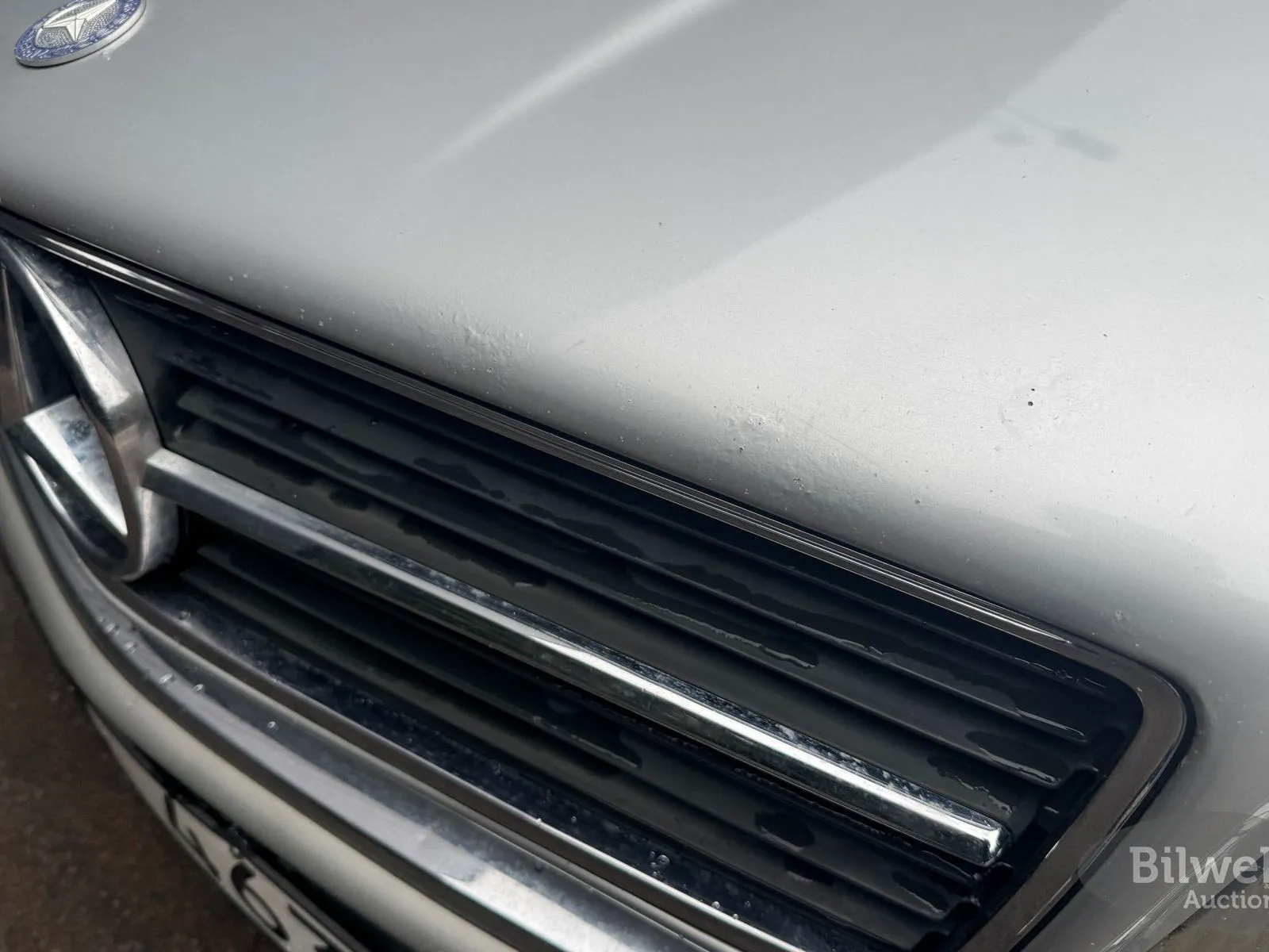 Vehicle image 100