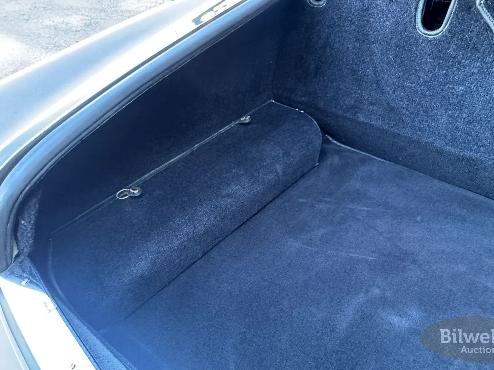 Vehicle image 81