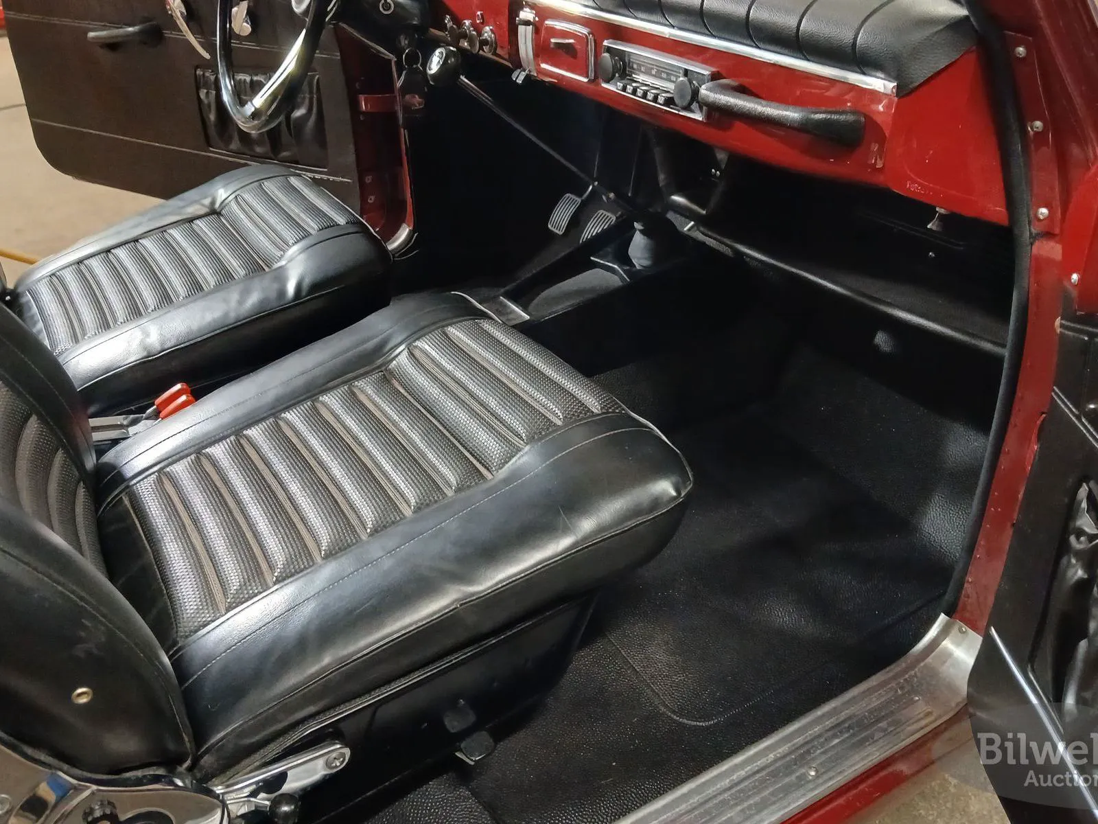 Vehicle image 30