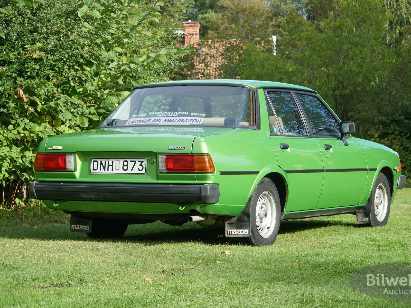 Vehicle image 26