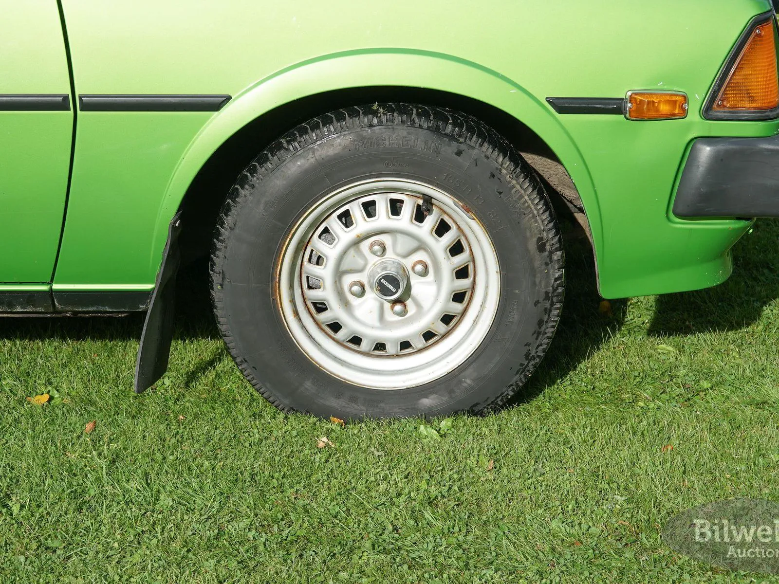 Vehicle image 23