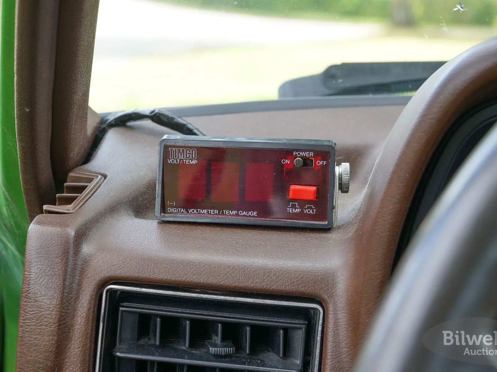 Vehicle image 32