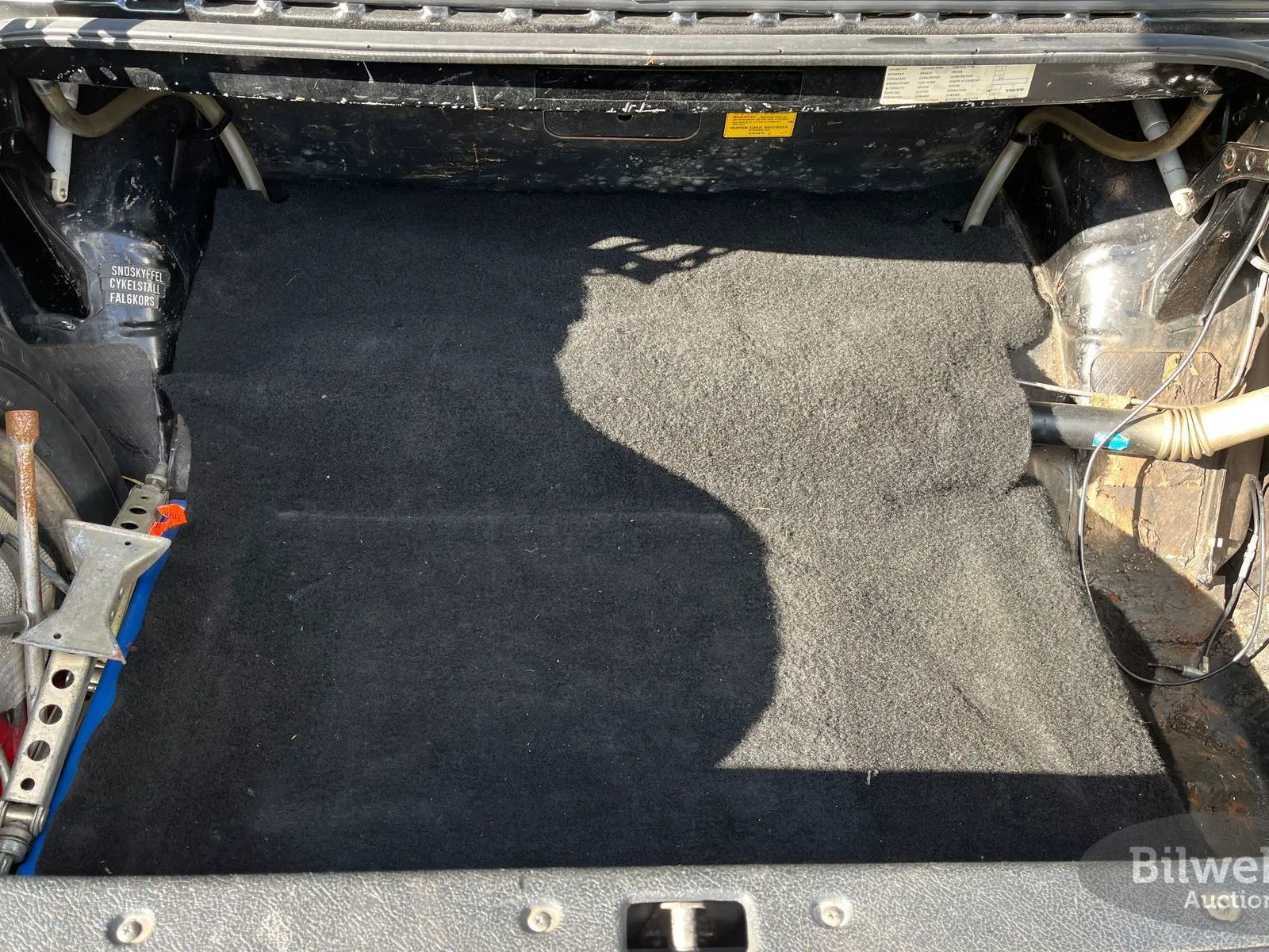 Vehicle image 14