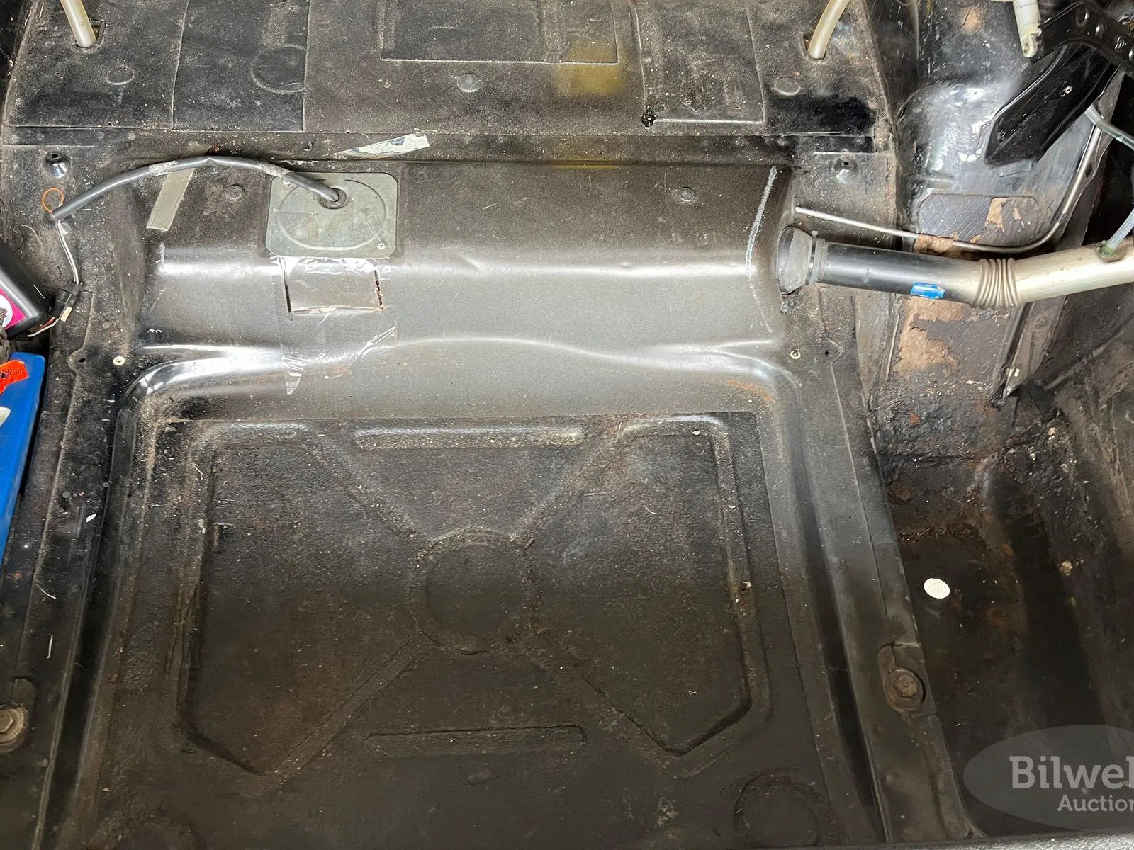 Vehicle image 30