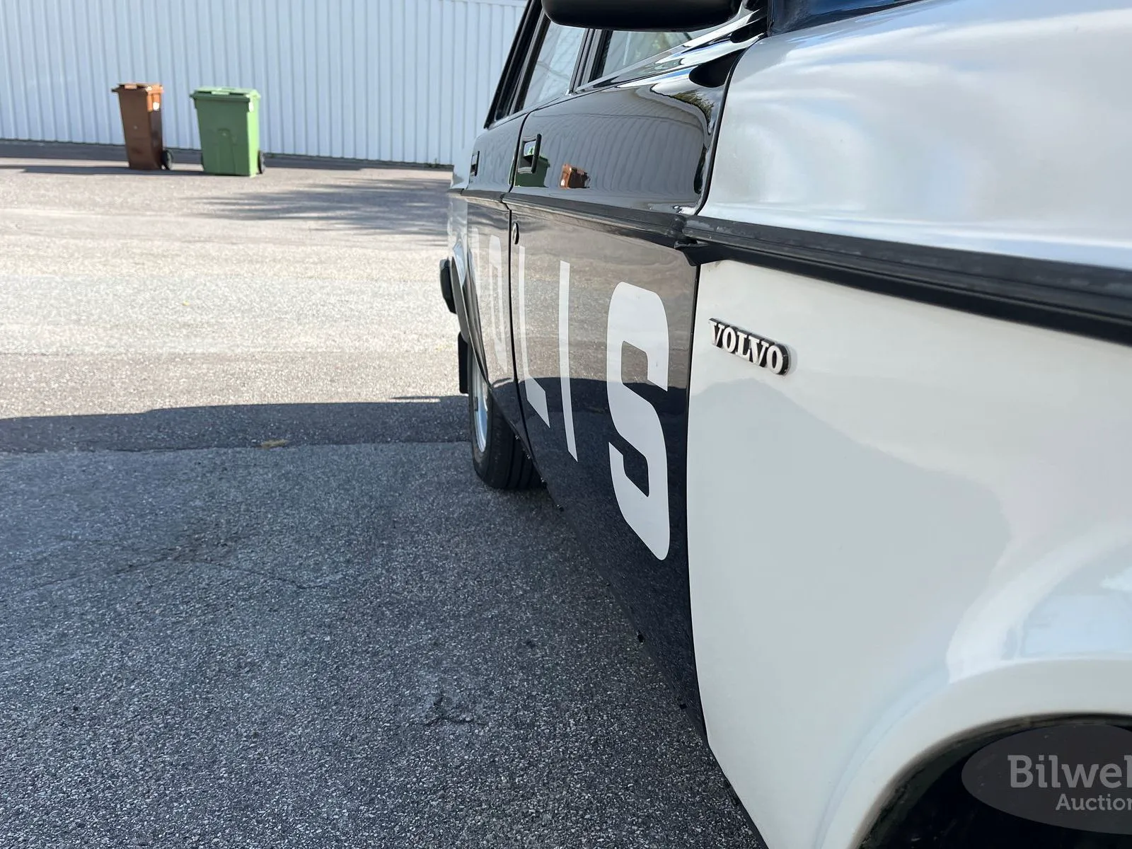 Vehicle image 24