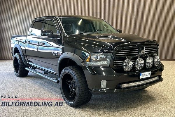RAM 1500 Crew Cab 5.7 V8 HEMI 4x4 Sport luftfjädring - 2016
