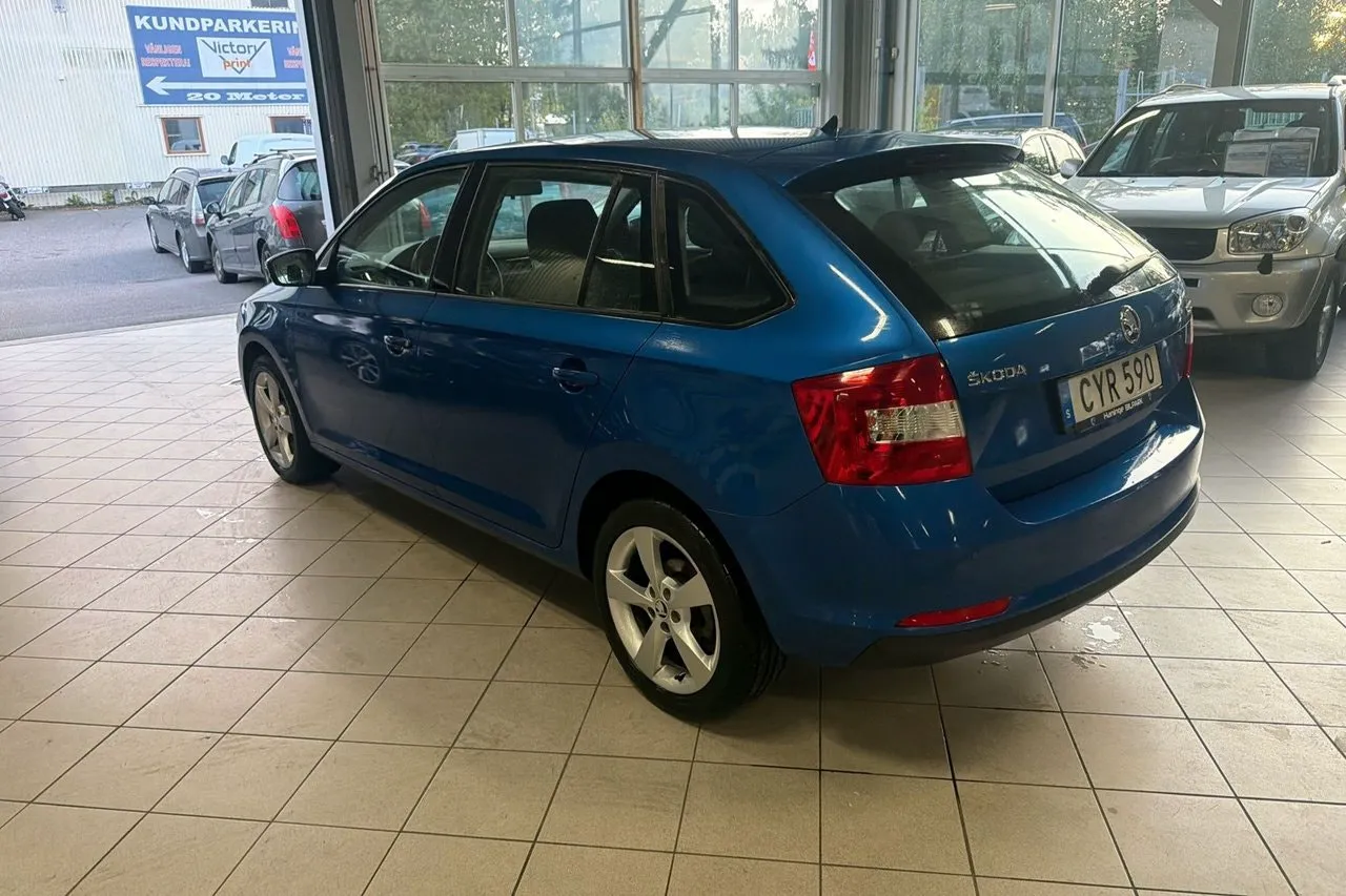 Vehicle image 7
