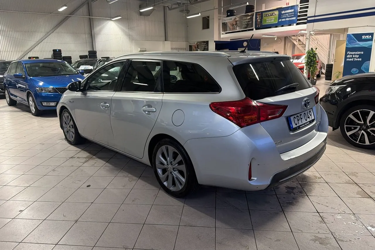Vehicle image 7