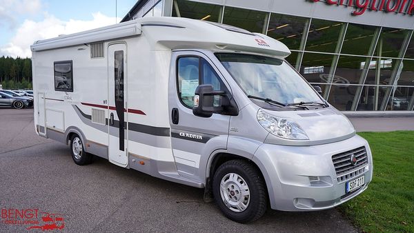 Adria Coral 670 SLT Supreme | Låga långbäddar | ALDE - 2014