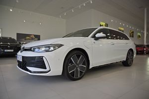 Volkswagen Passat bild 1