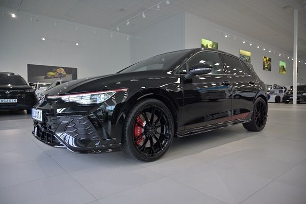 Volkswagen Golf GTI Edition 50 325 hk **Performance Paket** - 2026