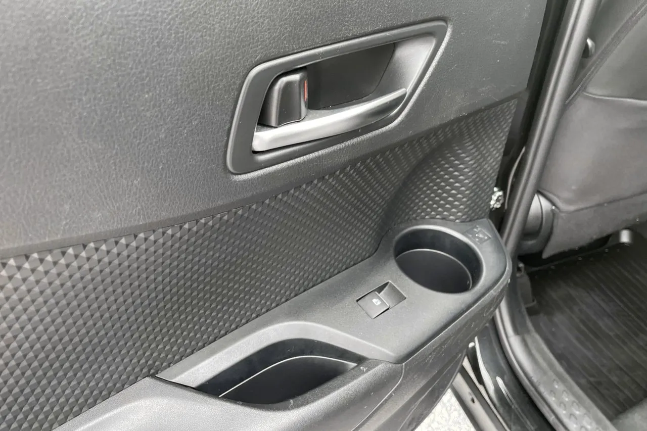 Vehicle image 18