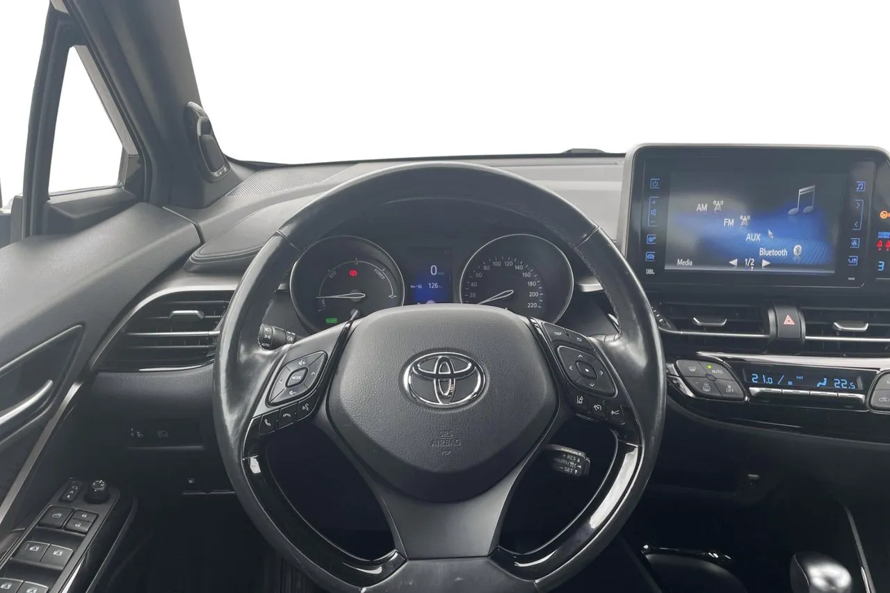 Vehicle image 11